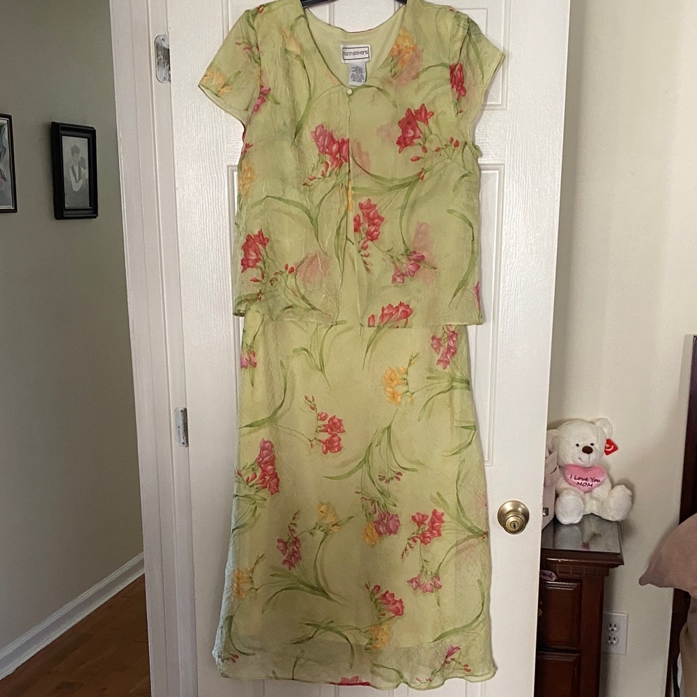 Karin Stevens Green Floral Midi Dress